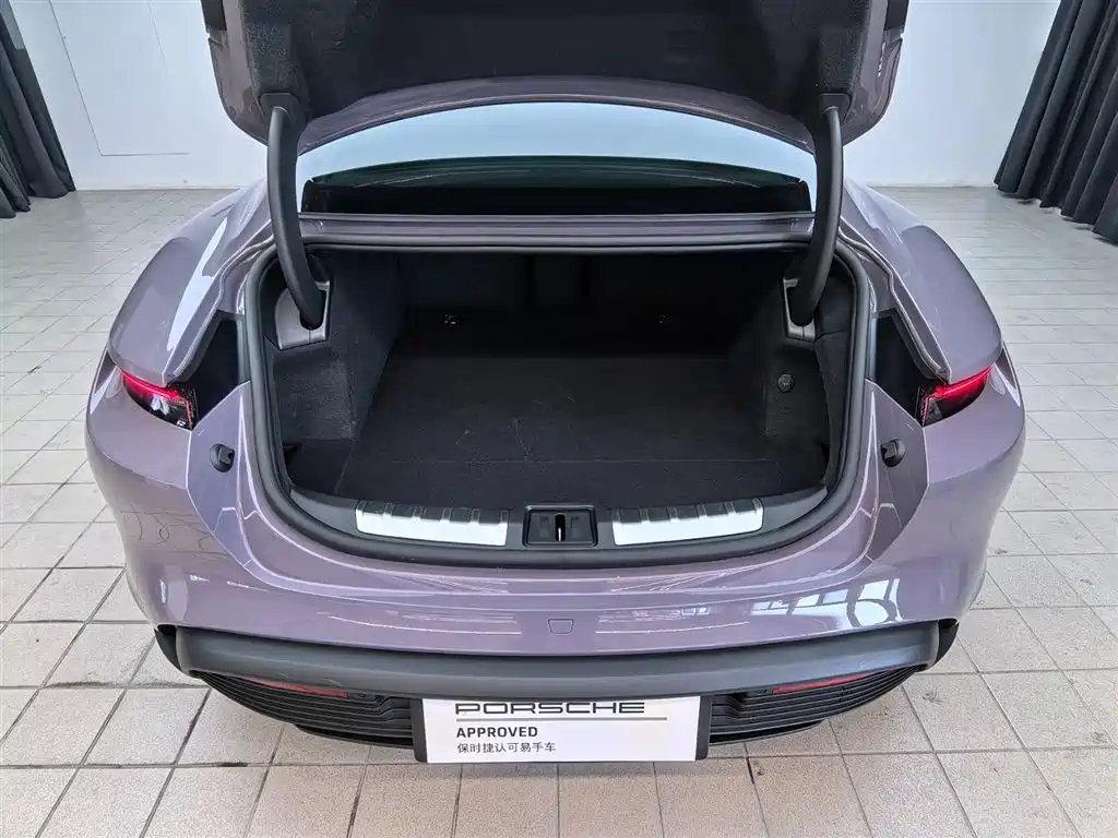 Porsche Taycan 2025 — фото 17