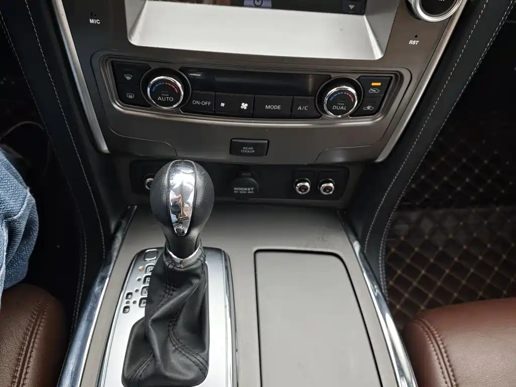 Nissan Patrol 2019 — фото 10