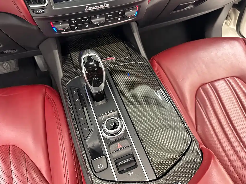 Maserati Levante 2017 — фото 20