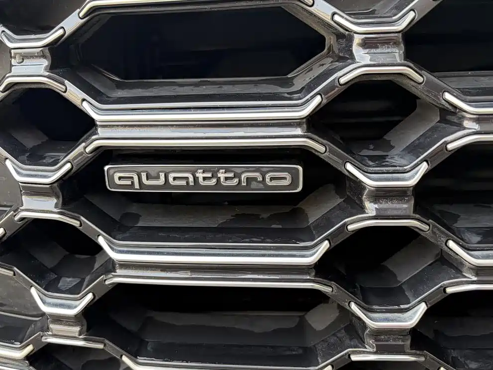 Audi Q5L 2022 — фото 11