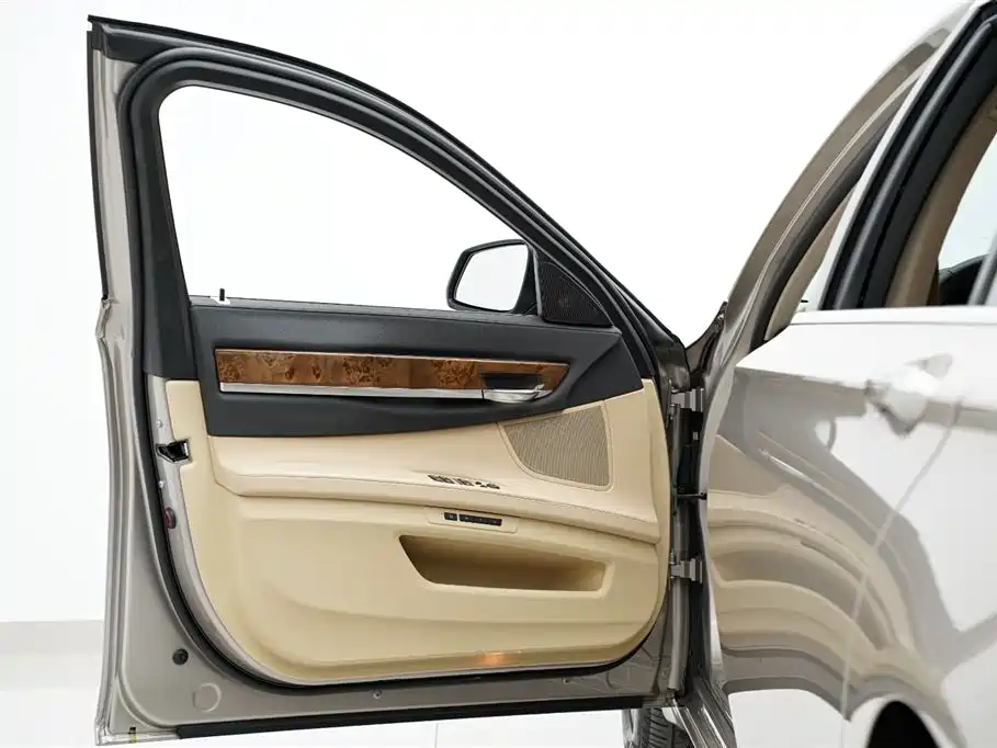 BMW 7 Series 2015 — фото 28