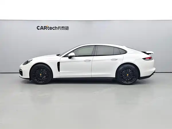 Porsche Panamera 2022