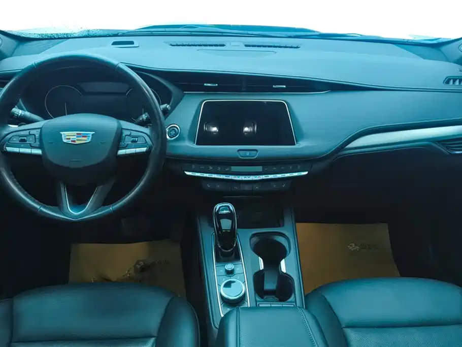 Cadillac XT4 2023 — фото 12