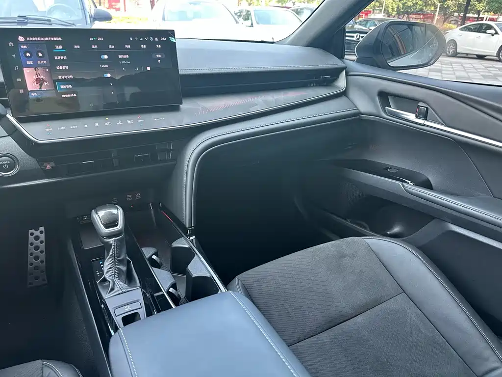 Toyota Camry 2025 — фото 22
