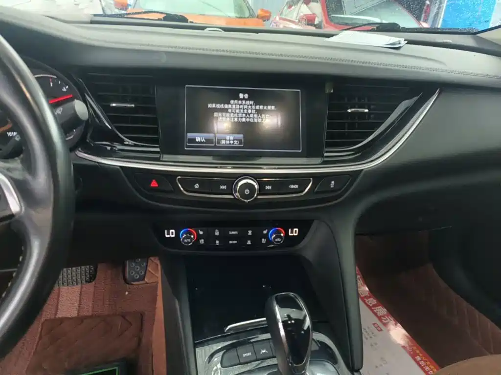 Buick Regal 2018 — фото 13