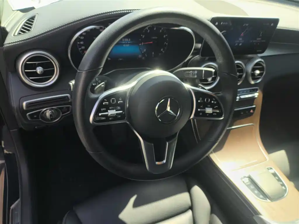 Mercedes-Benz GLC 2020 — фото 11