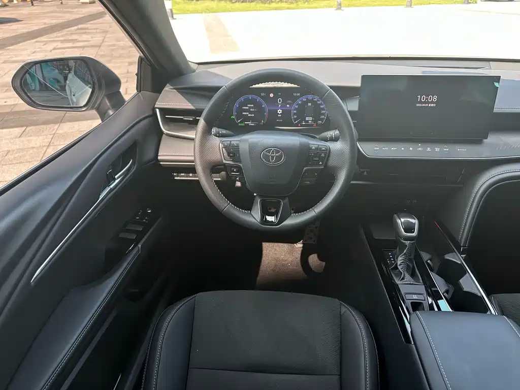 Toyota Camry 2025 — фото 21