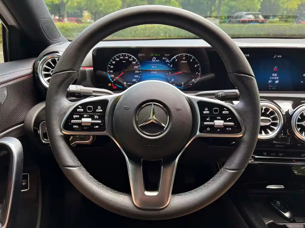 Mercedes-Benz A-Class 2023 — фото 14