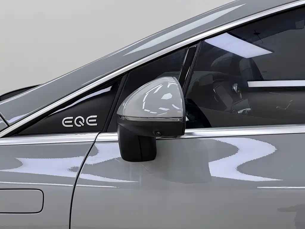 Mercedes-Benz EQE 2023 — фото 10
