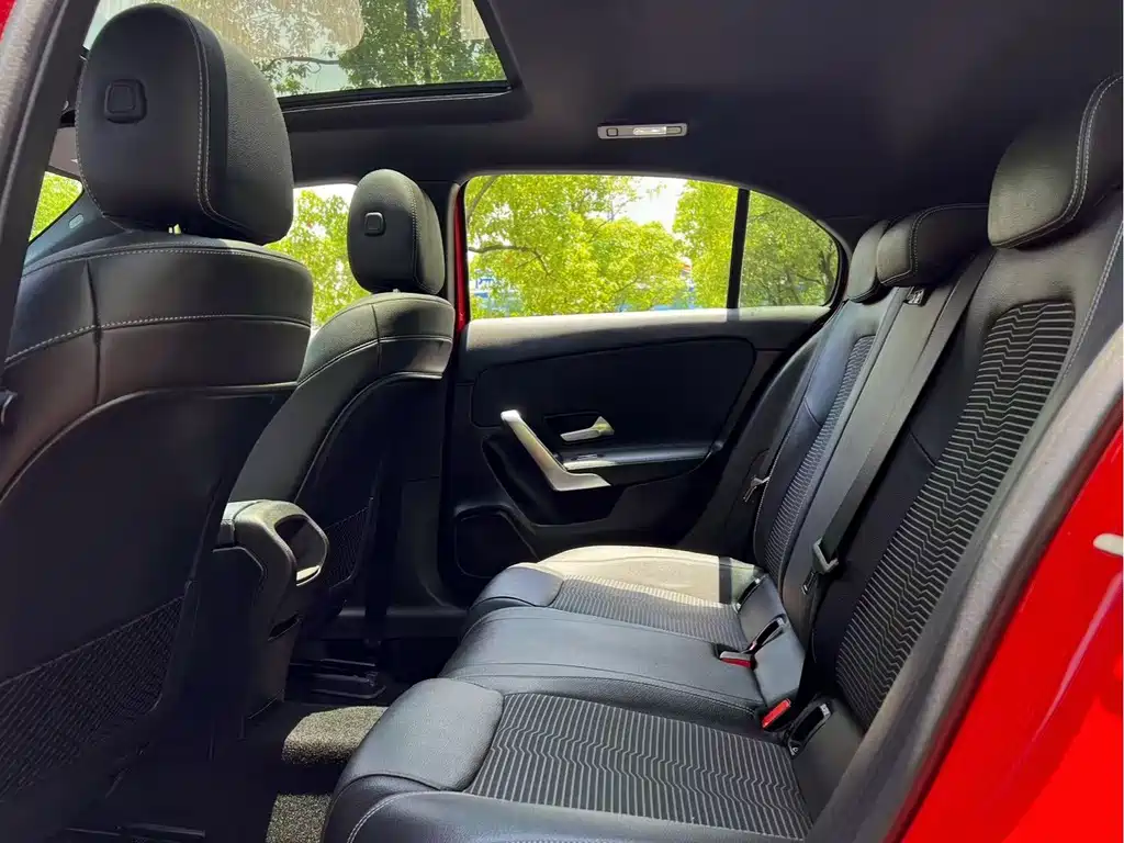Mercedes-Benz A-Class 2020 — фото 12