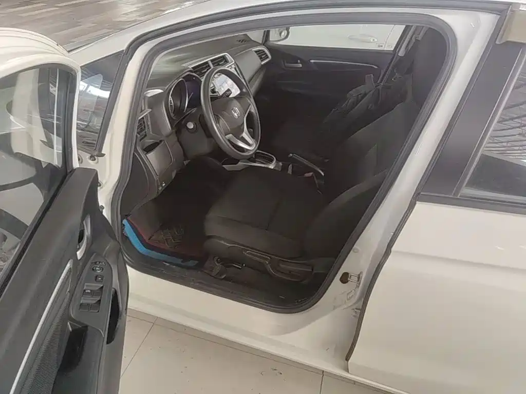 Honda Fit 2016 — фото 16