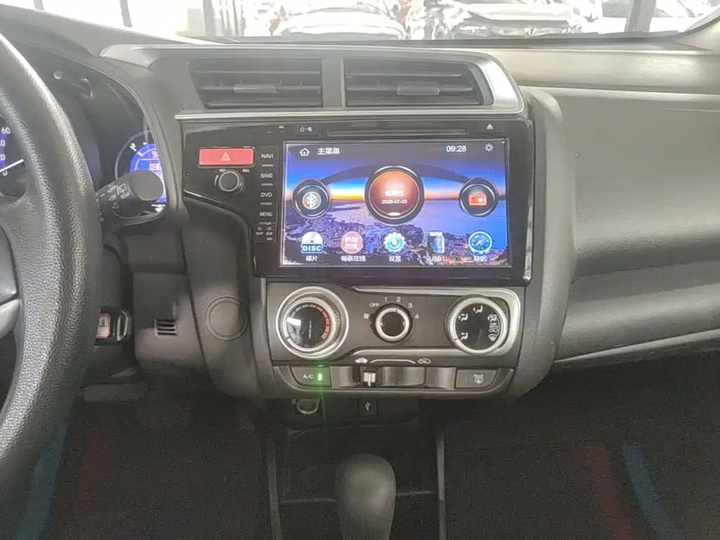 Honda Fit 2016 — фото 13