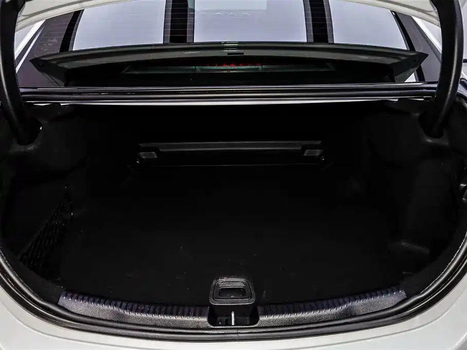 Mercedes-Benz C-Class 2022