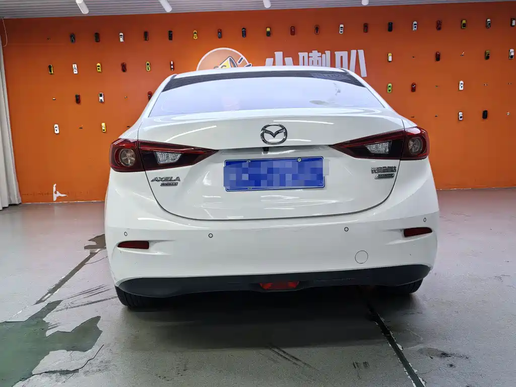 Mazda 3 Axela 2018 — фото 8