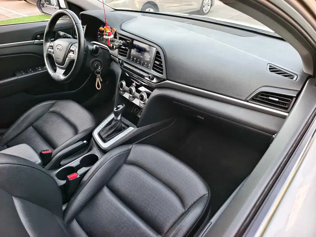 Hyundai Elantra 2020 — фото 16