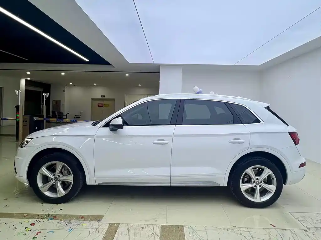 Audi Q5L 2019 — фото 3