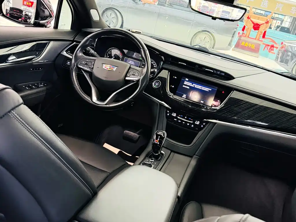 Cadillac XT6 2021 — фото 13