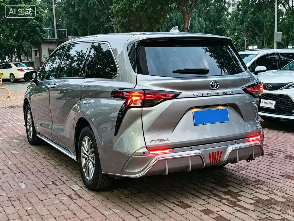 Toyota Sienna 2022 — фото 4