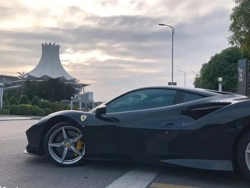 Ferrari F8 2020 — фото 3