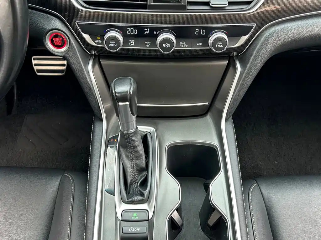 Honda Accord 2022 — фото 11