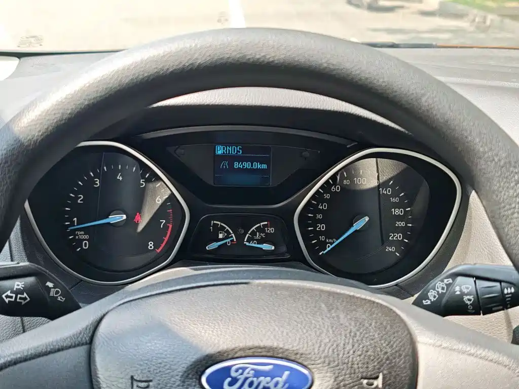 Ford Focus 2017 — фото 19