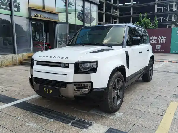 Land Rover Defender 2025