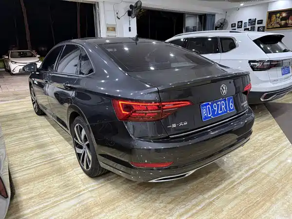 Volkswagen Sagitar 2021