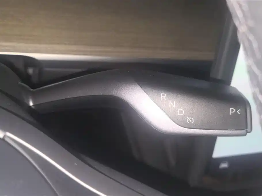 Tesla Model Y 2023 — фото 16