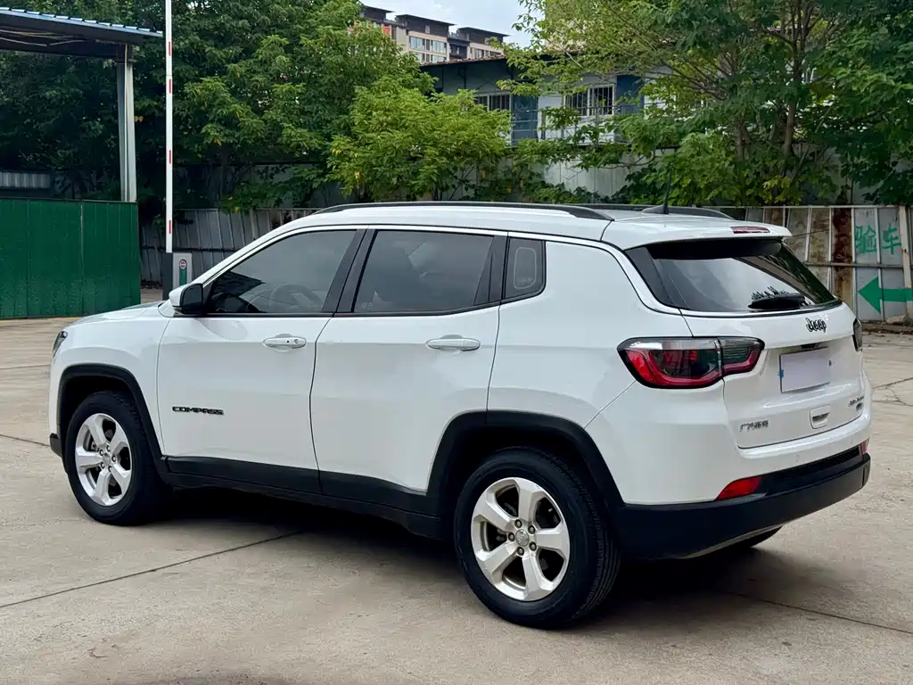 Jeep Compass 2017 — фото 4