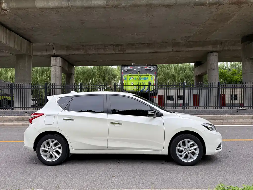 Nissan Tiida 2020 — фото 4