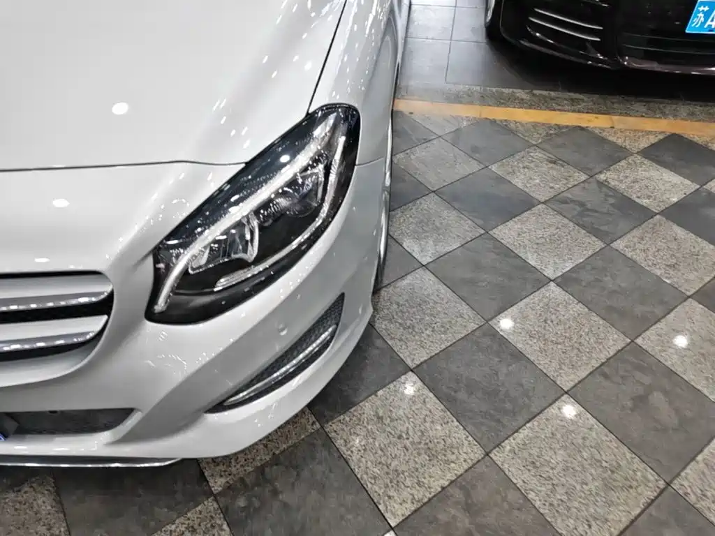 Mercedes-Benz B-Class 2015 — фото 24