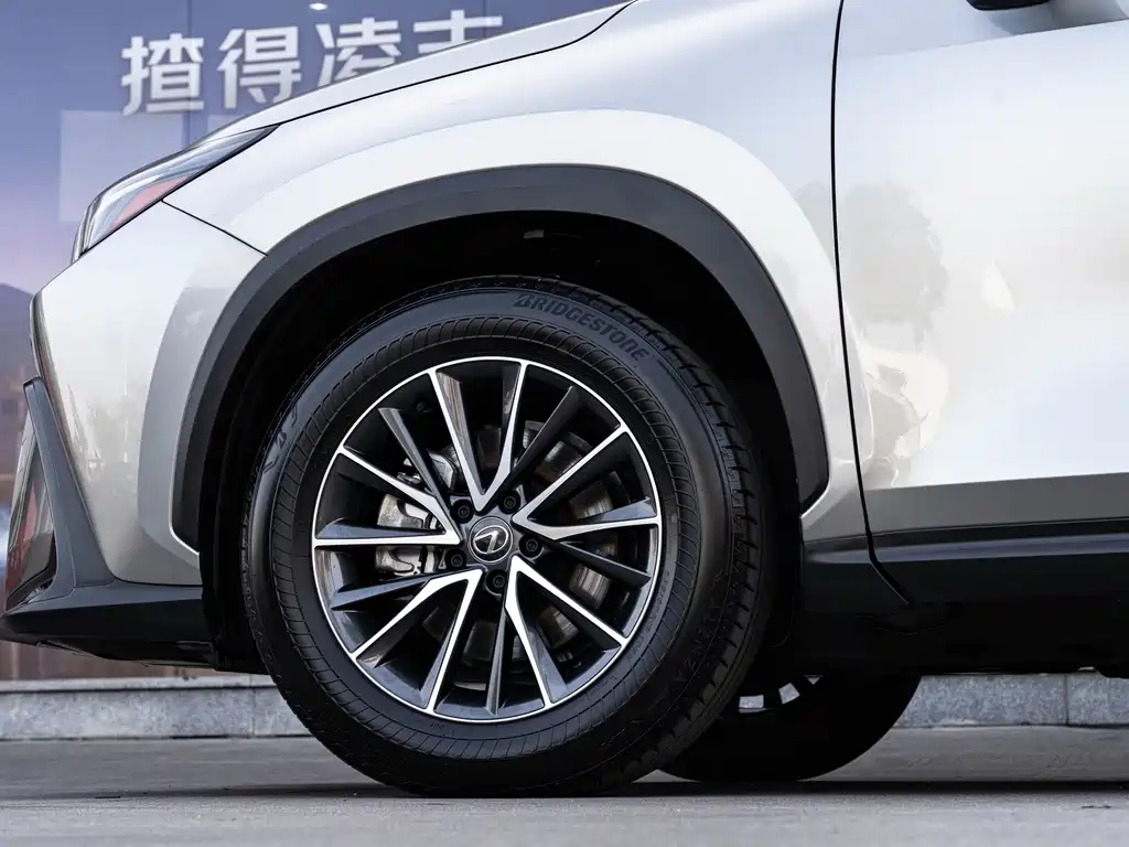 Lexus NX 2023 — фото 8