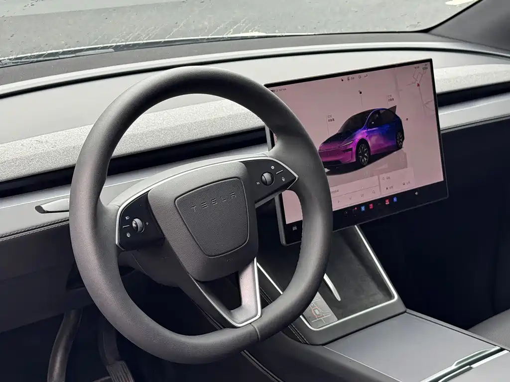 Tesla Model Y L 2025 — фото 17