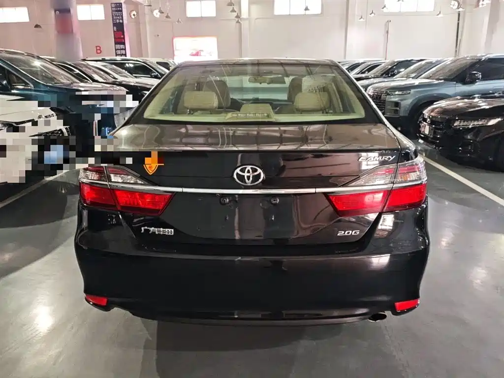 Toyota Camry 2015 — фото 4