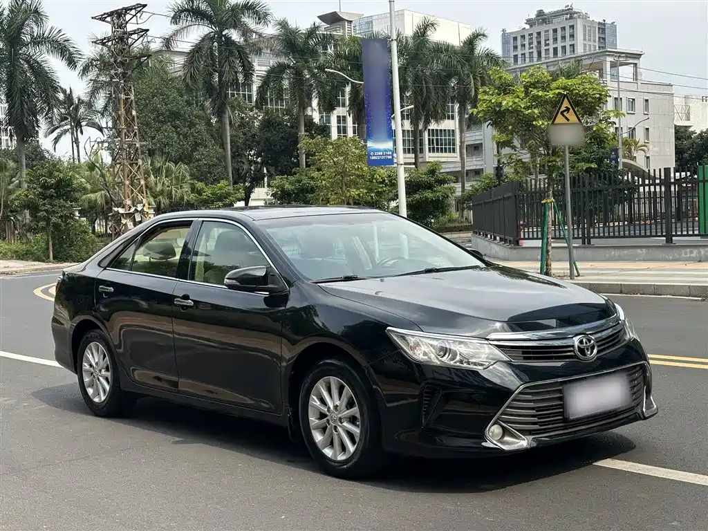 Toyota Camry 2015 — фото 23