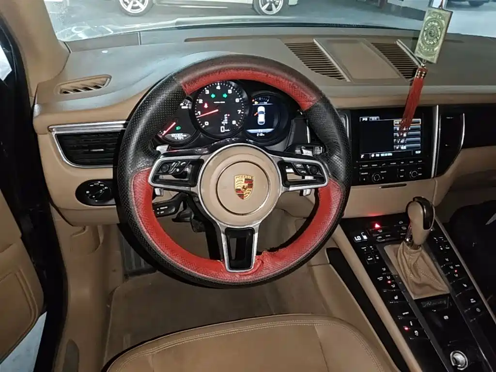 Porsche Macan 2015 — фото 11
