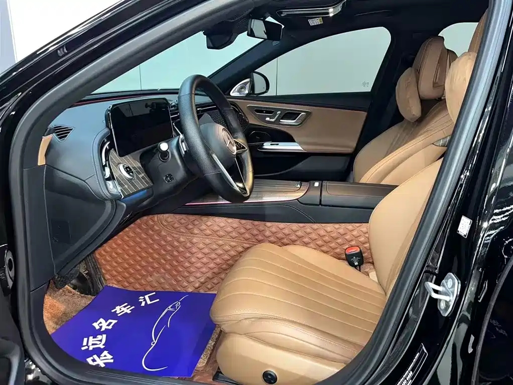 Mercedes-Benz E-Class 2024