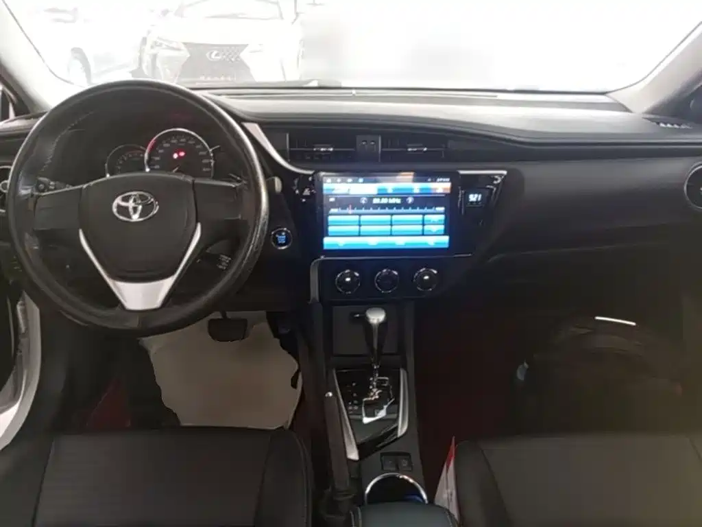 Toyota Corolla 2019 — фото 10