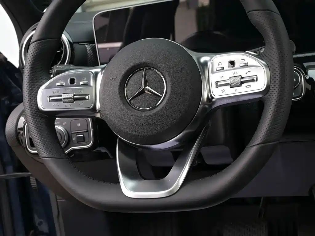 Mercedes-Benz A-Class 2019 — фото 13