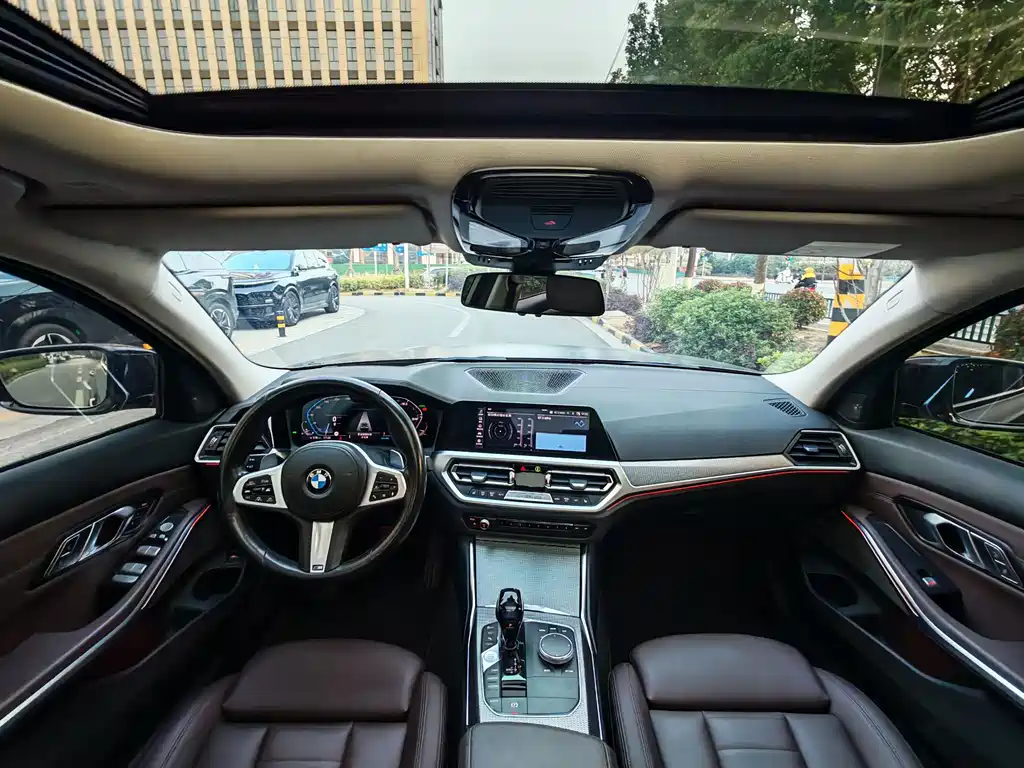 BMW 3 Series 2019 — фото 14