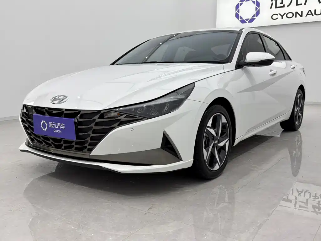 Hyundai Elantra 2022