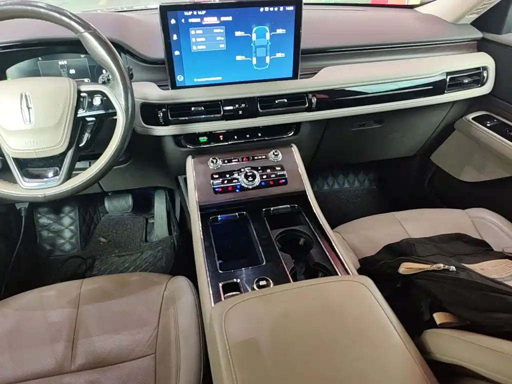 Lincoln Aviator 2020 — фото 13