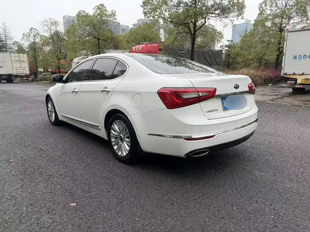 Kia Cadenza 2015 — фото 9