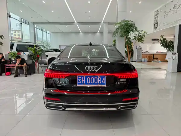 Audi A6L 2022