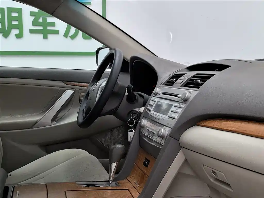Toyota Camry 2013 — фото 22