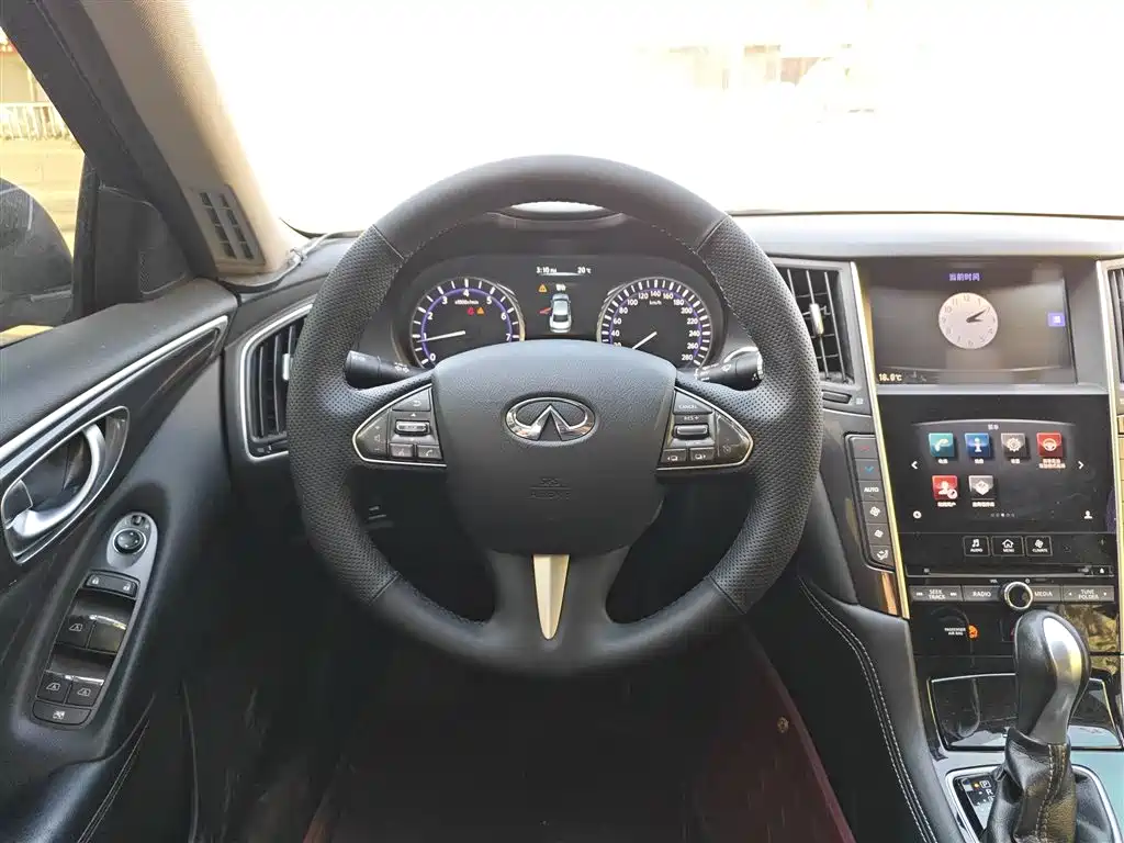 Infiniti Q50L 2016 — фото 11