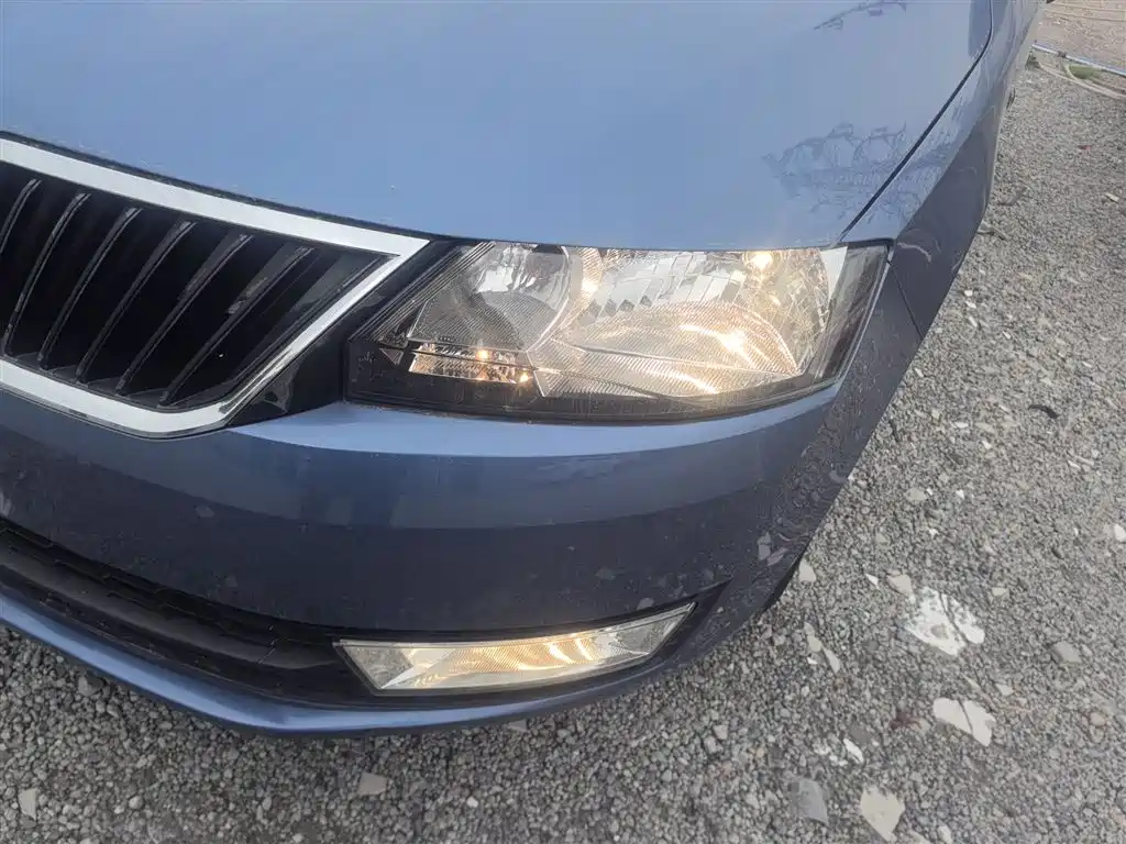 Skoda Rapid Spaceback 2015 — фото 24