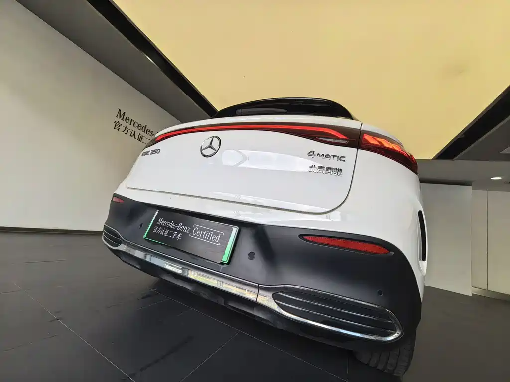 Mercedes-Benz EQE SUV 2025
