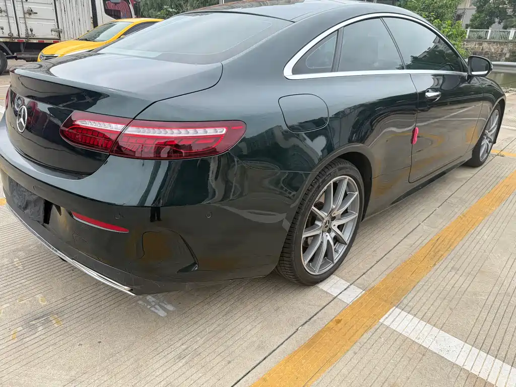 Mercedes-Benz E-Class 2024
