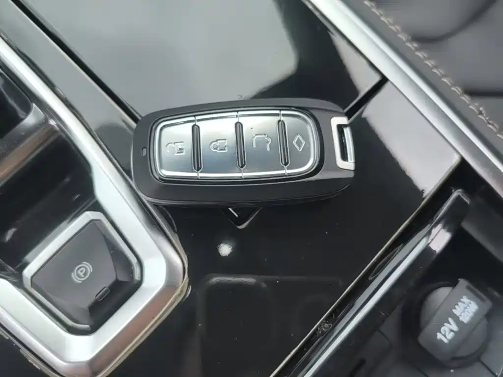 Changan CS85 COUPE 2019 — фото 9
